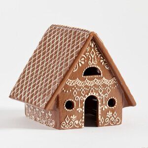Pottery Barn Gingerbread Stoneware House Medium